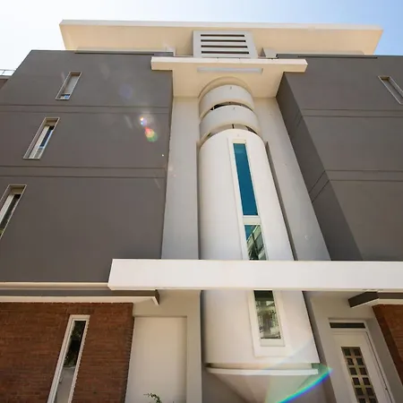 11 Guest house